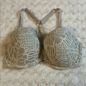 Victoria's Secret Lace Bra in Cream ZIZE 34DDD